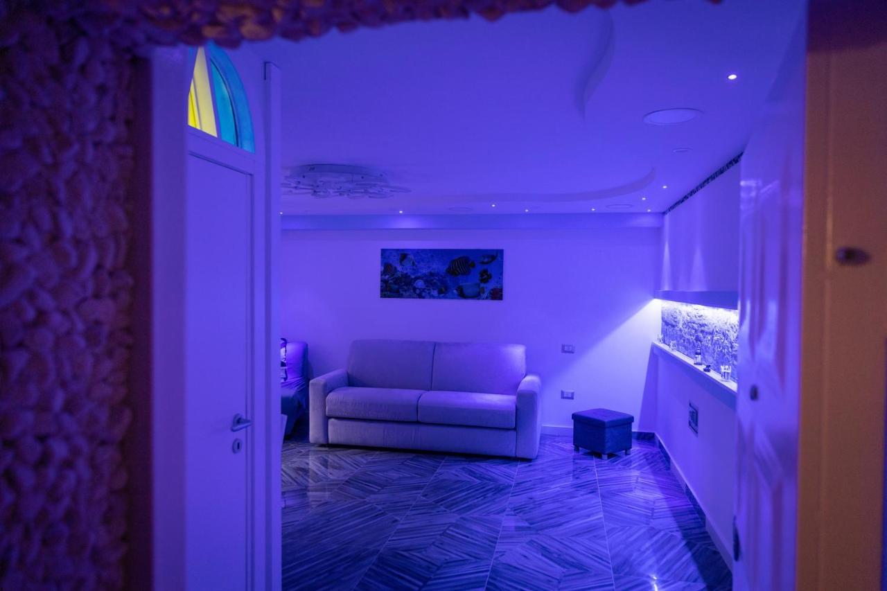 A Fenestrella E San Gregorio Armeno Apartment Naples Luaran gambar