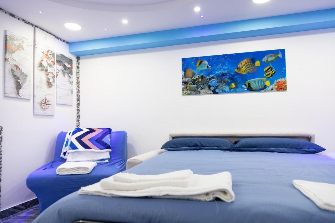 A Fenestrella E San Gregorio Armeno Apartment Naples Luaran gambar