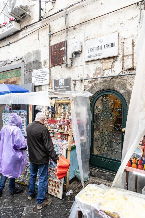 A Fenestrella E San Gregorio Armeno Apartment Naples Luaran gambar